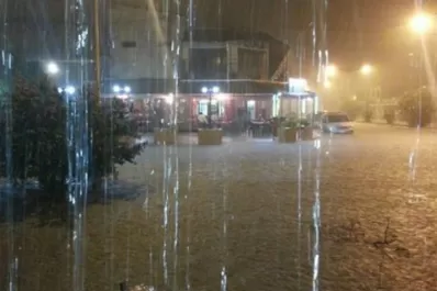 Desbordes de canales y acequias afectaron a varias familias de La Invernada