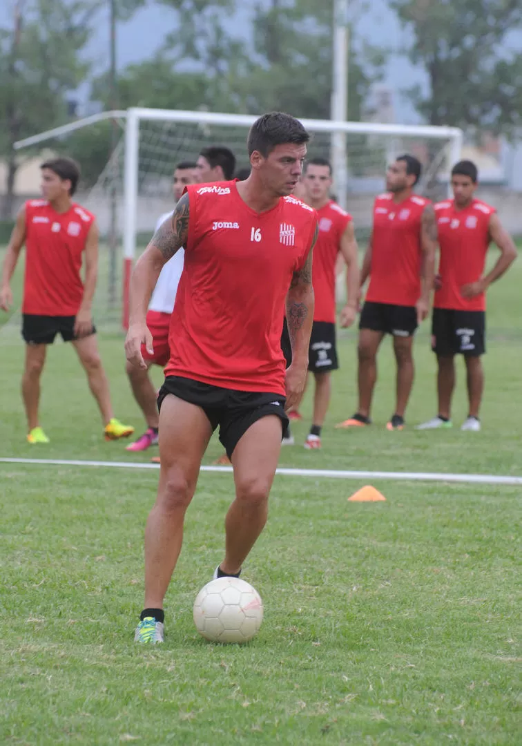 SUEÑOS. Fabricio Lenci quiere aportar goles y ayudar a su equipo a lograr primero la clasificación y después el ascenso. 