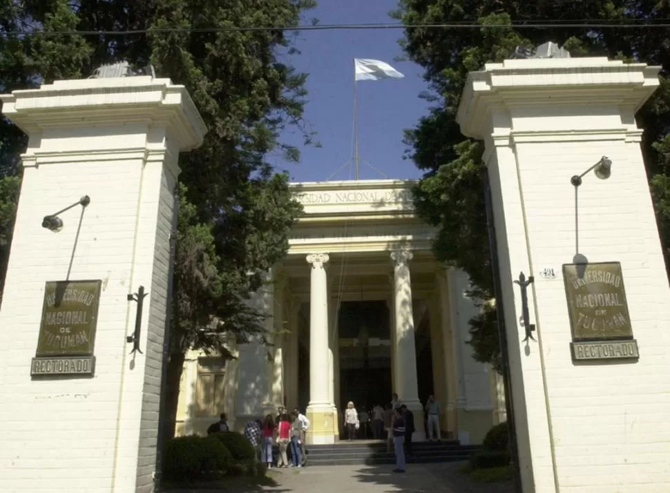 META. Aún son cuatro los que se anotaron en la carrera por el Rectorado. la gaceta / foto de josé nuno (archivo)