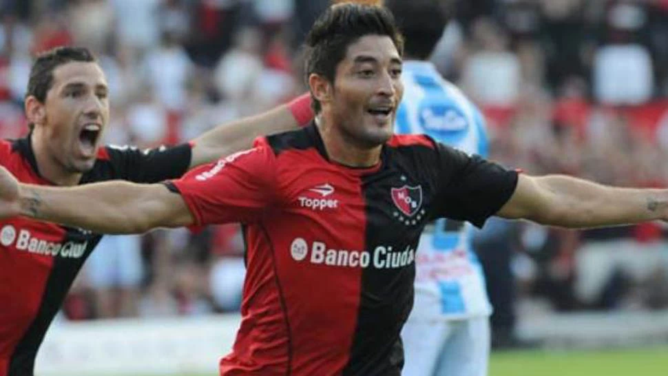 FESTEJO. Casco convirtió en la victoria de Newell's. FOTO TOMADA DE LACAPITAL.COM.AR