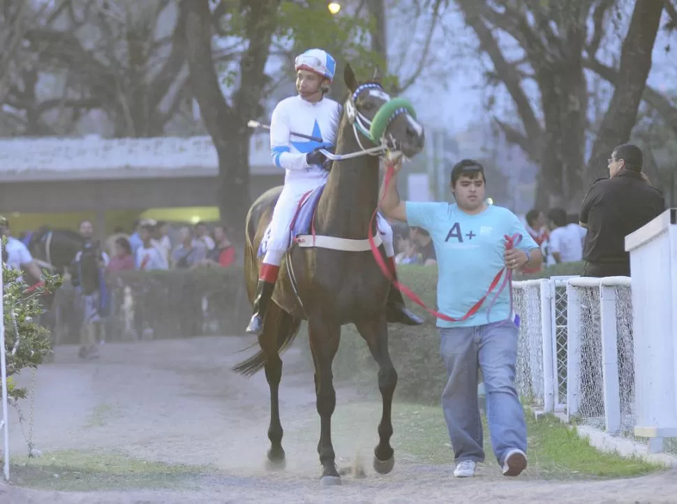 EXPERIMENTADO. El jinete Dante Córdoba montará a Radio Call en el quinto turno. 