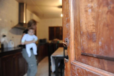 A plena luz del día desvalijaron una casa del barrio Bajo Hondo