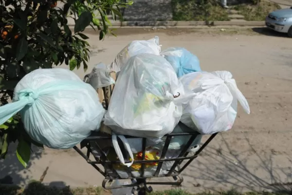 La basura de muchos tucumanos amaneció en las calles