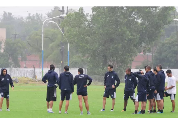 Atlético confirmó los jugadores que enfrentarán a Independiente