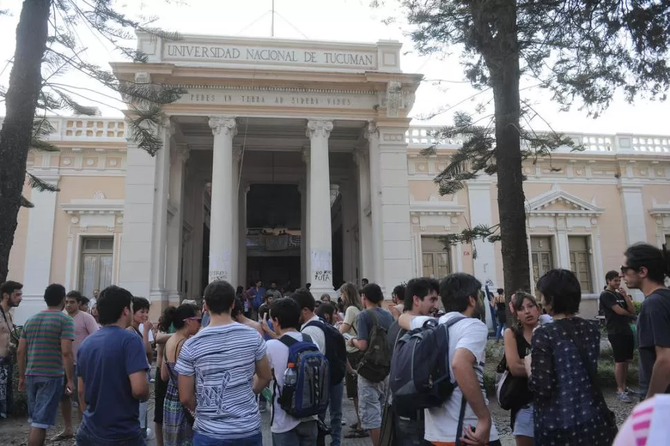 EN 2013. Presuntos casos de abuso a alumnas de la UNT motivaron toma de facultades y marchas al Rectorado la gaceta / foto de héctor peralta (archivo)