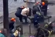 Difunden video de un grupo de manifestantes acribillados en Ucrania