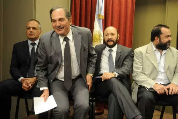 Gobierno anticipará $ 40 millones a las constructoras