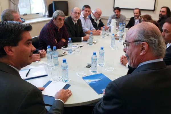 Capitanich admitió que la negociación con los docentes es compleja