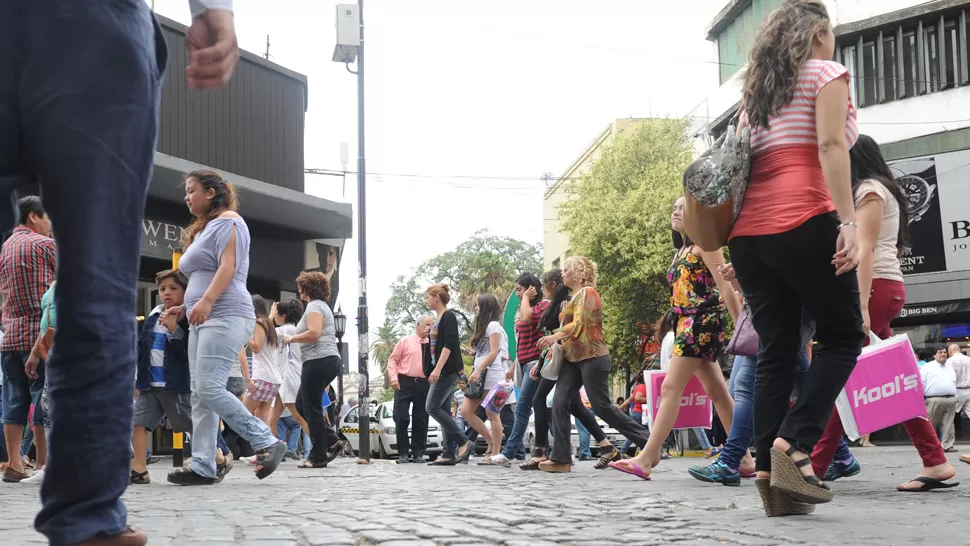 ENTRE EL SOL Y LAS NUBES. La nubosidad se incrementará hacia la tarde de hoy. ARCHIVO LA GACETA / FOTO DE FRANCO VERA