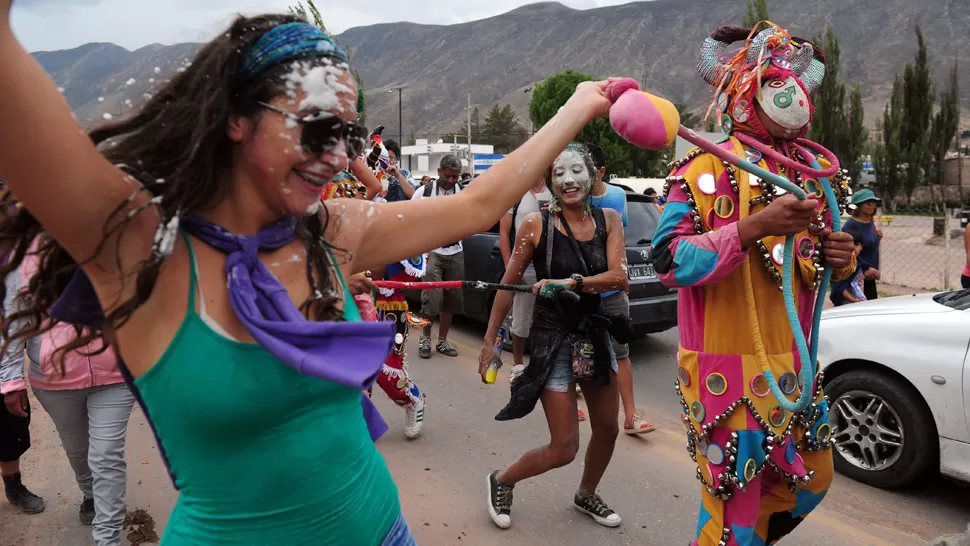 SOLTAME, CARNAVAL. A pesar de la lluvia, los carnavaleros prometen festejar a lo grande. ARCHIVO TELAM