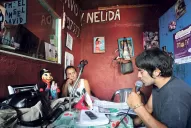 Cada vez que agarran el micrófono se anotan otra victoria contra el “paco”