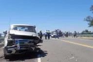 Se desvió de su carril, impactó contra una camioneta y murió