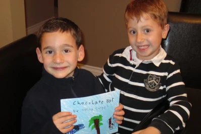 Un niño de siete años juntó 750 mil dólares para salvar la vida de su amigo