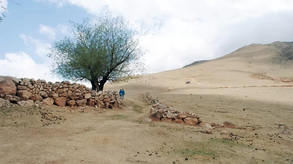 TAFÍ DEL vALLE PODRÍA SER UN LUGAR APROPIADO. Una postal de La Mesadita, en Las Carreras, un morro que da la sensación de megaescenario natural. Podría tener tres vías de acceso. 