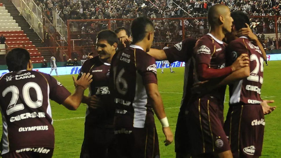 POR UNA NOCHE DE FESTEJO. Lanús buscará hoy recuperarse cuando visite a Deportivo Cali, de Colombia, por la tercera fecha, en un partido que asoma como clave para su futuro en el certamen continental más importante a nivel de clubes.