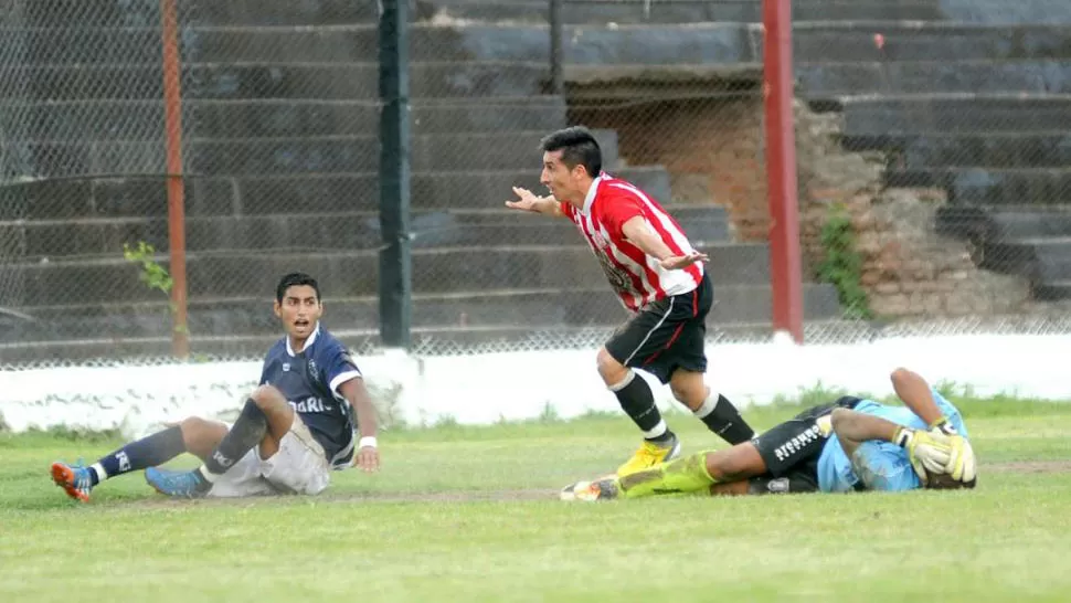 FESTEJO. Herrera celebra un gol de Bella Vista, en la fase anterior. ARCHIVO LA GACETA