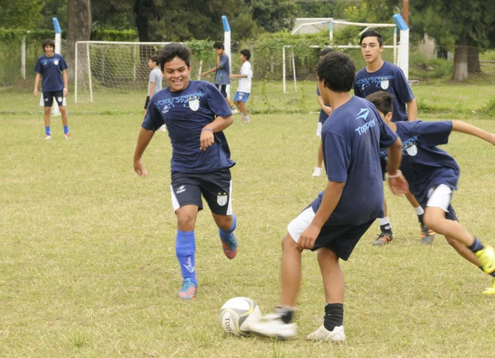 MUCHA ILUSIÓN. Atlético pondrá primera en los torneos de inferiores con la esperanza de seguir haciendo historia. la gaceta / foto de florencia zurita (archivo)