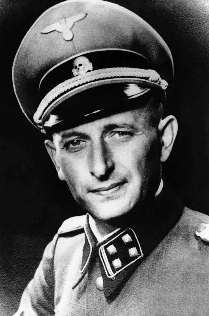 TERCER REICH. Adolf Eichmann, hijo mayor de una familia con cinco hermanos, nació en marzo de 1906 en Solingen. http://buelahman.wordpress.com/