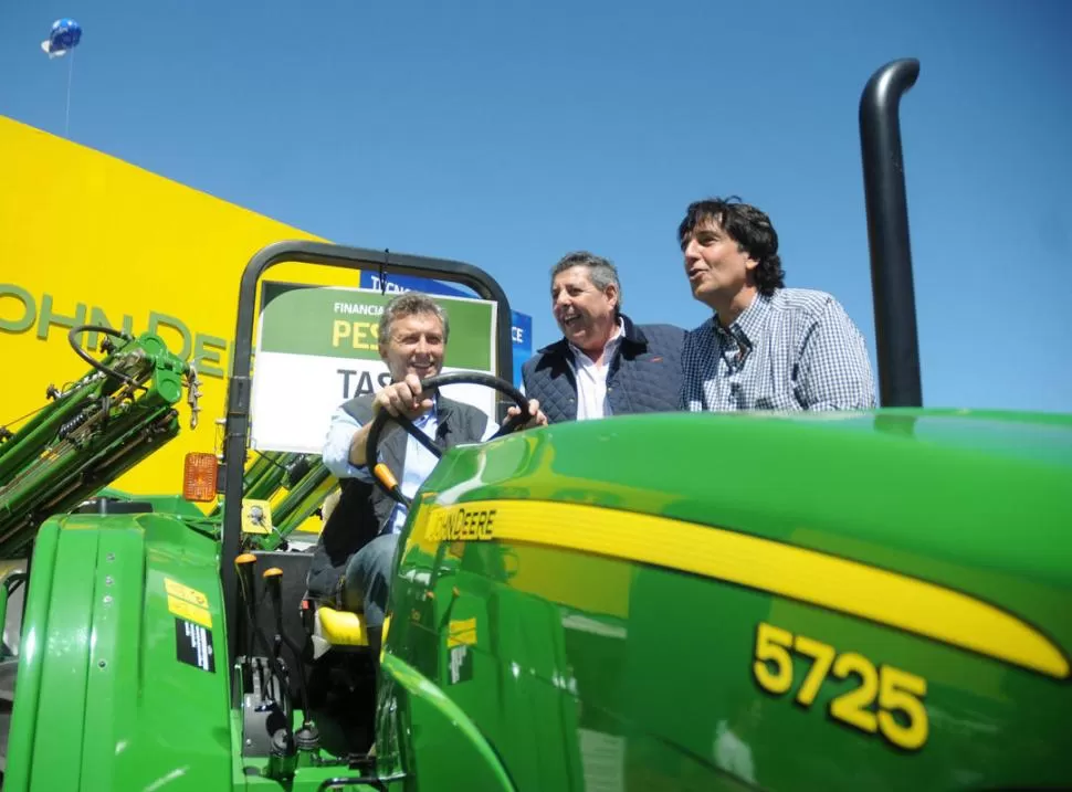 EN EXPOAGRO. Macri visitó la muestra que se realiza en San Nicolás. prensa pro