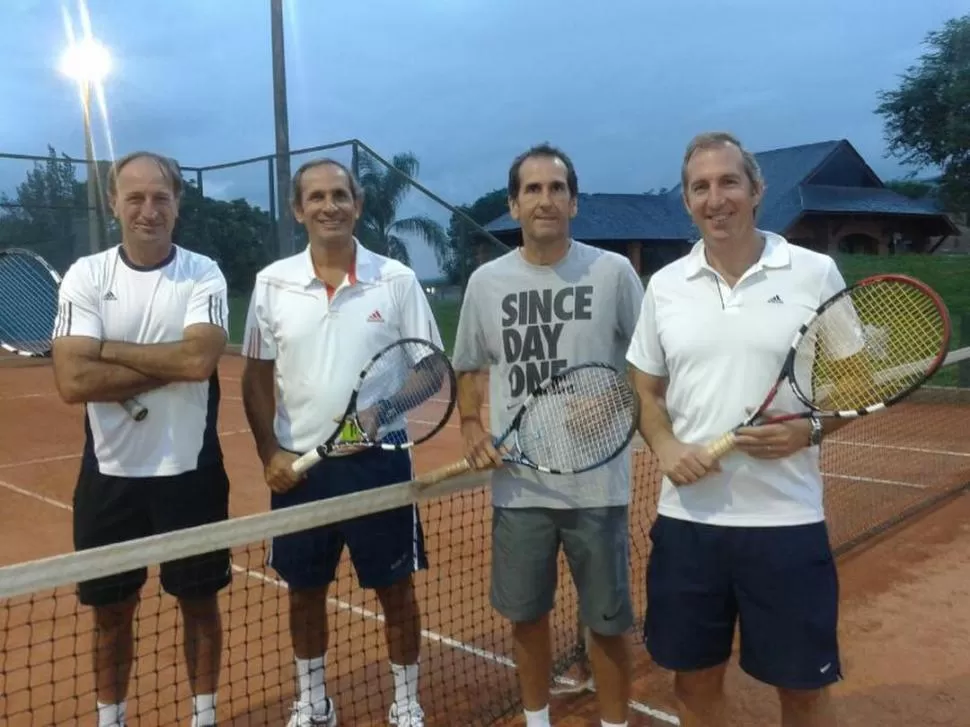 JUGADORES. Evaristo Paz, Gustavo Paz, Francisco Paz y Marcos Román. 