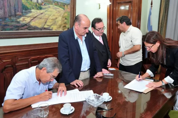 Gremios dicen que la suba del haber mínimo a $ 6.000 beneficia sólo al 15% de los docentes