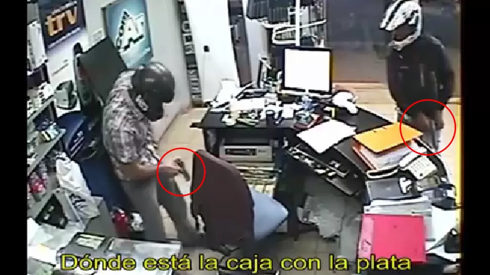 MOMENTO DE TENSIÓN. Los delincuentes actuaron velozmente. CAPTURA DE VIDEO