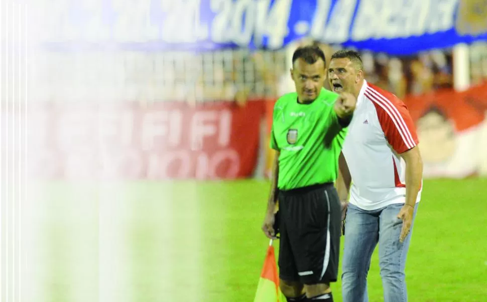 NO SE QUEDÓ CALLADO. Sialle habló en el campo y a la salida. 