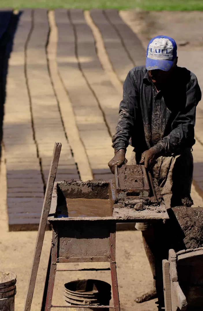 EN ASCENSO. El empleo en negro alcanza al 46,6% de los asalariados. la gaceta / foto de ANALIA JARAMILLO (archivo)