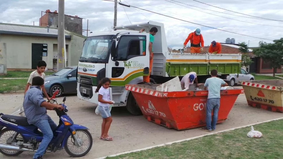 PUNTO VERDE. Los sábados la escuela se convierte en un punto verde. Municipalidad de Tafi Viejo