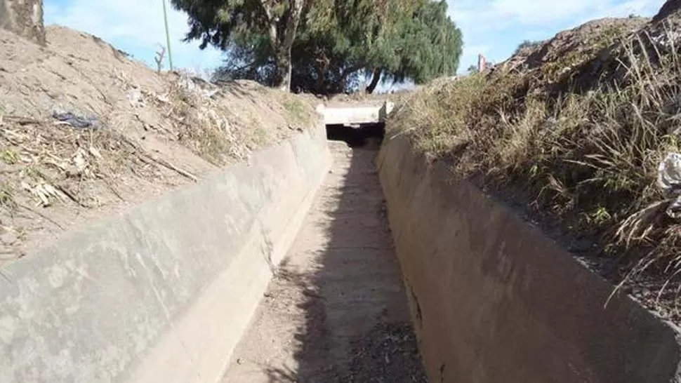 ESCASEZ. Muchos productores del norte argentino se quejan porque faltan obras de infraestructura de riego. FOTO TOMADA DE CUENCARURAL.COM