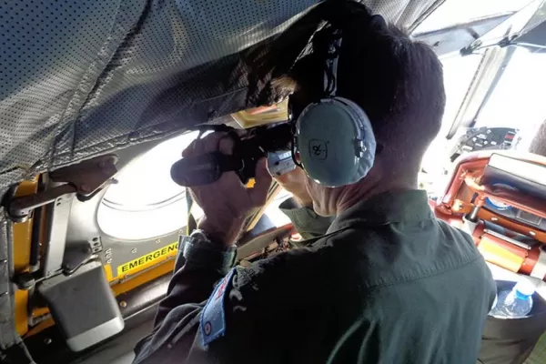 Se busca al avión como a una aguja en un pajar