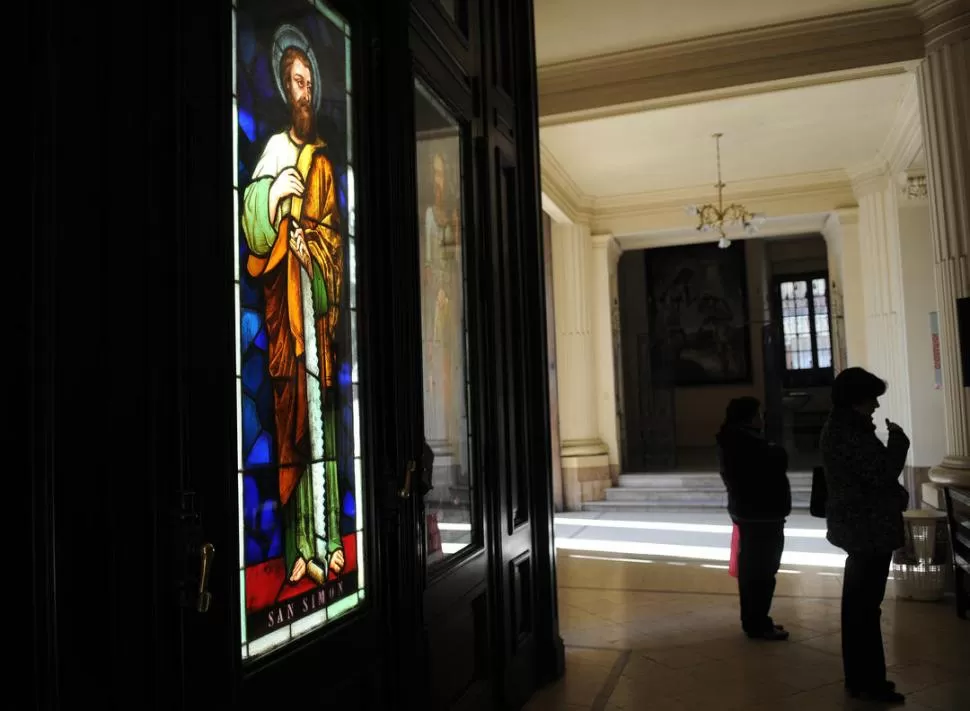 SILENCIO Y ORACION. Los ejercicios espirituales te ayudan a poner en orden tu vida y tus afectos.  la gaceta / foto de inés quinteros orio (archivo)