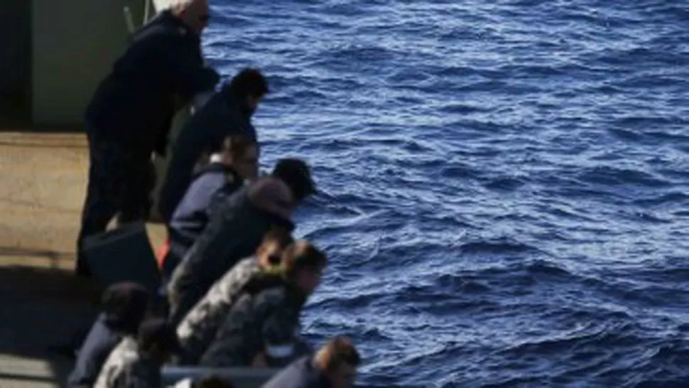 EN EL MAR. Australia anunció que no abandonará la búsqueda del avión. FOTO TOMADA DE INFOBAE.COM