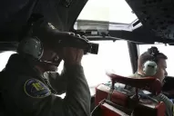 Una señal en el mar devuelve la confianza en la búsqueda del avión