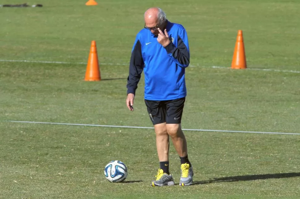 TIENE BANCA. Carlos Bianchi recibe respaldo de sus ex dirigidos. 