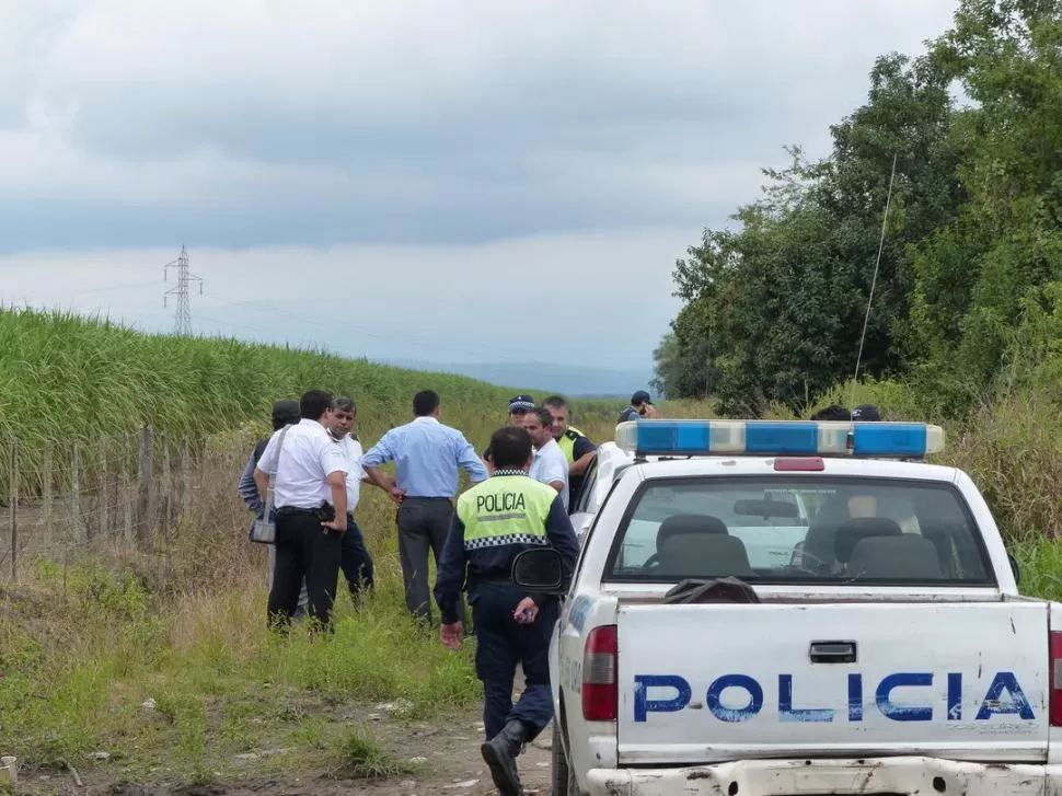 BÚSQUEDA. La Policía inicia ayer a la tarde el rastrillaje para dar con el arma. la gaceta / FOTO DE OSVALDO RIPOLL