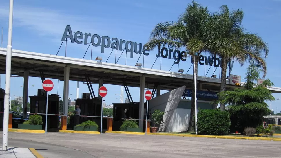 OPERATIVO. El Aeroparque Metropolitano reabrió cuando pasó la tormenta. FOTO TOMADA DE AEROPUERTOS.NET