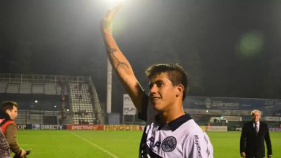 PRESENTE EN LA RED. Maximiliano Meza anotó el segundo gol de Gimnasia, a los 45 minutos del segundo tiempo, y le bajó el telón al triunfo platense sobre Olimpo en Bahía Blanca. 