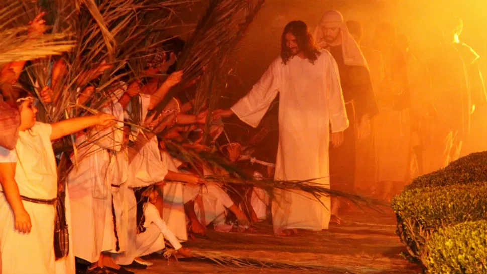 EN EL LAGO. La representación convoca a miles de fieles. FOTO PRENSA MUNICIPALIDAD SAN MIGUEL DE TUCUMÁN