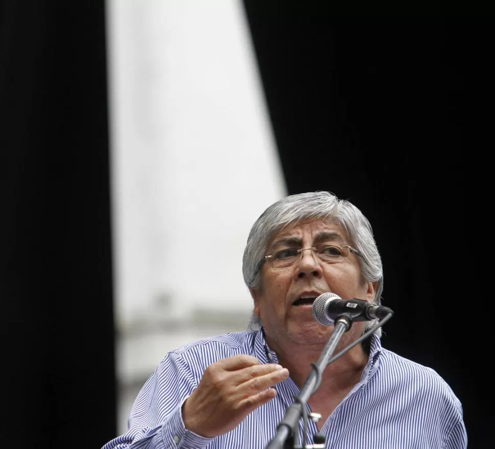 ADHESIÓN. Moyano estima que el paro de mañana podría tener un acatamiento de entre el 80% y el 90%. dyn (archivo)