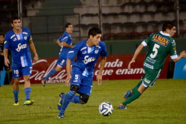 Atlético fue castigado por su ineficacia y perdió ante Ferro