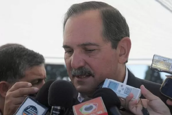 Alperovich: Se obliga a parar porque no hay colectivos