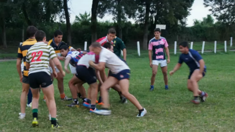 PUESTA A PUNTO. Los Naranjitas entrenaron hoy con vistas al partido del sábado en Bahía Blanca. PRENSA URT