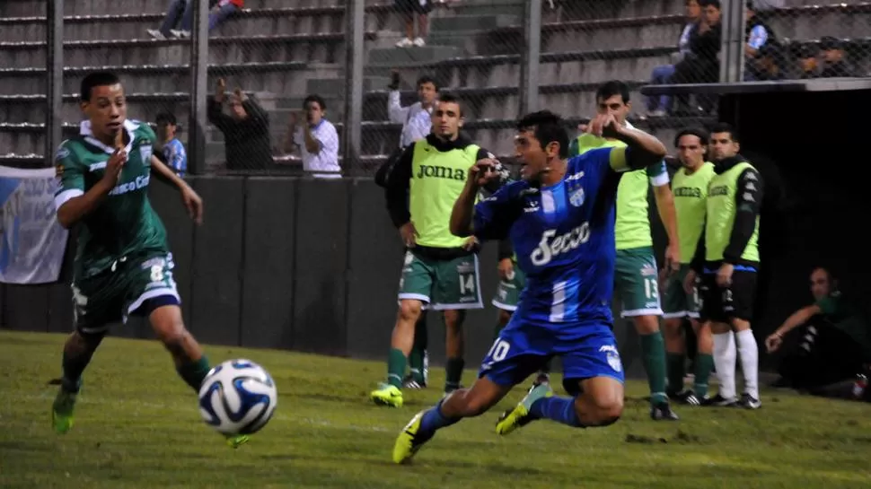 EL MEJOR. Longo fue la figura de Atlético en Salta, en la caída ante Ferro.  