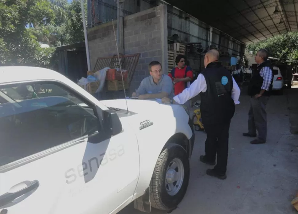 FIN. Los inspectores verifican el cumplimiento de las normas fitosanitarias.  