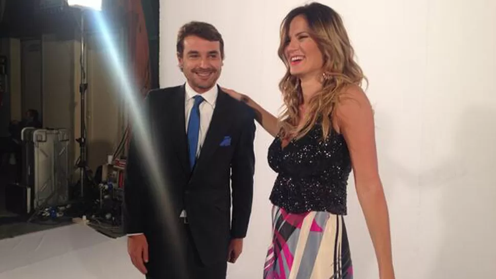 DE GALA. Peter Alfonso y Paula Chaves. FOTO TOMADA DE TWITTER (@ELCHATOPRADA)