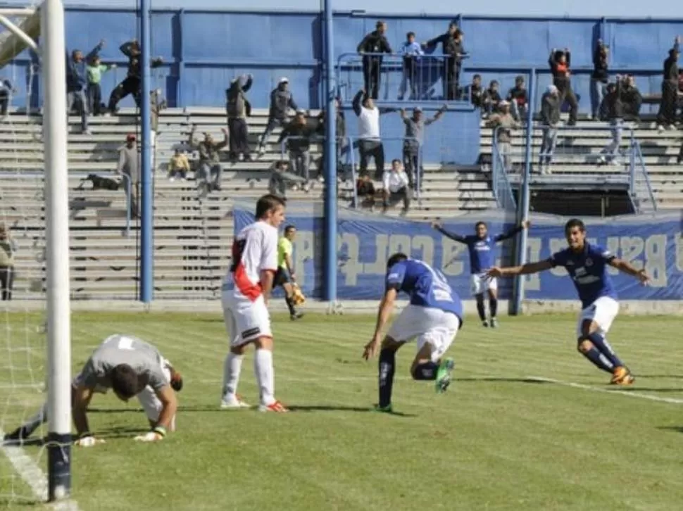 LOCURA EN ROSARIO. Tiro Federal derrotó por 3 a 1 a Guaraní. 