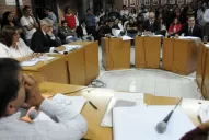 Bianco obtuvo su licencia y le piden que divulgue los contratos