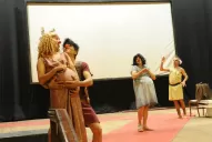 Una comedia sobre los placeres terrenales que atraen a los dioses