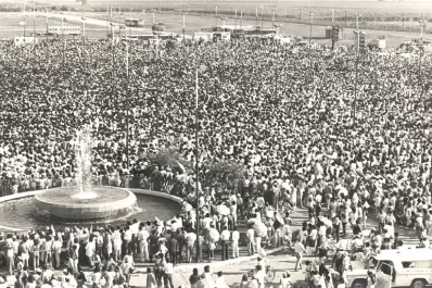 Plegarias y fervor en el tórrido abril del 87